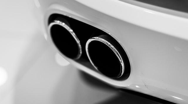 Samochody napędzane e-paliwem emitują tyle samo zanieczyszczeń, co paliwa kopalne