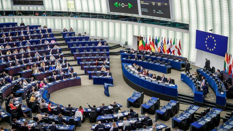 Parlament Europejski - cel 45% energii odnawialnej do 2030 roku